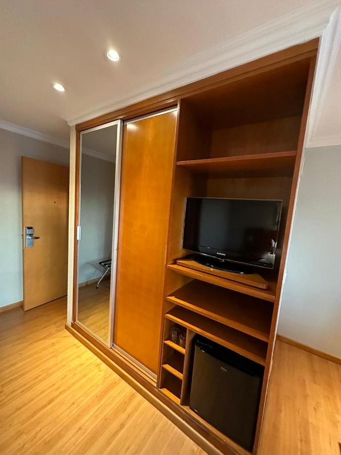 Flat Com Vista Panoramica -15- Na Barra Da Tijuca - Estacionamento Gratuito - Frigobar - Ar Condicionado - Piscina - Academia - Balsa Para Praia Gratis - Varanda - Vista Parcial Mar E Lagoa Рио-де-Жанейро Экстерьер фото