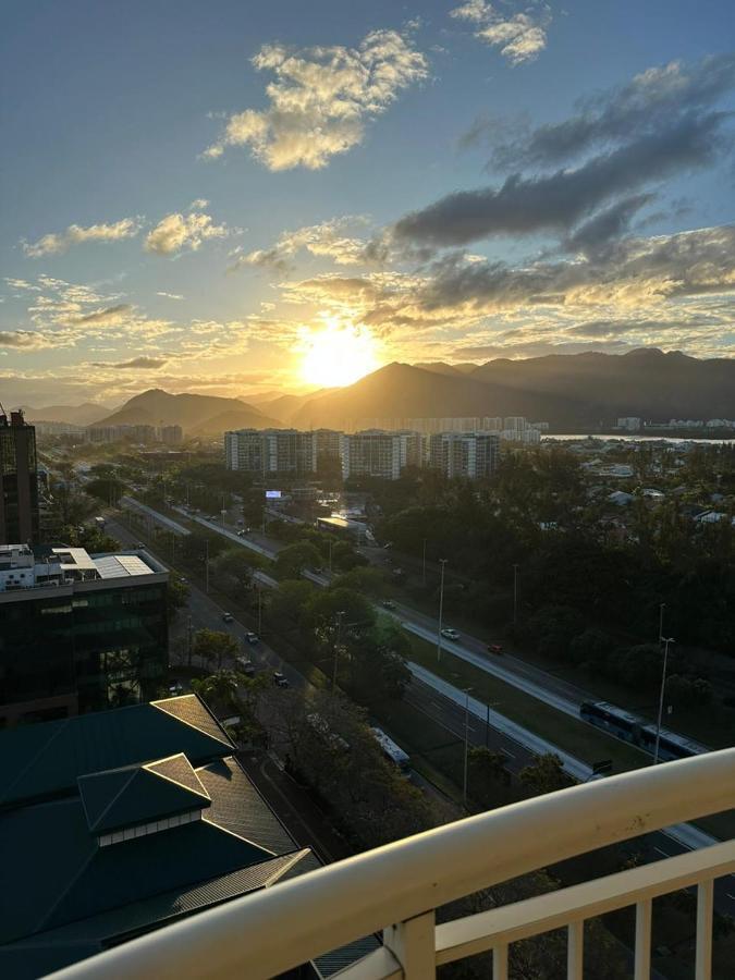 Flat Com Vista Panoramica -15- Na Barra Da Tijuca - Estacionamento Gratuito - Frigobar - Ar Condicionado - Piscina - Academia - Balsa Para Praia Gratis - Varanda - Vista Parcial Mar E Lagoa Рио-де-Жанейро Экстерьер фото