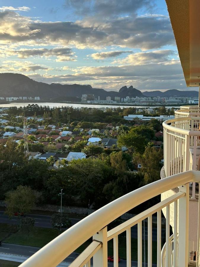 Flat Com Vista Panoramica -15- Na Barra Da Tijuca - Estacionamento Gratuito - Frigobar - Ar Condicionado - Piscina - Academia - Balsa Para Praia Gratis - Varanda - Vista Parcial Mar E Lagoa Рио-де-Жанейро Экстерьер фото
