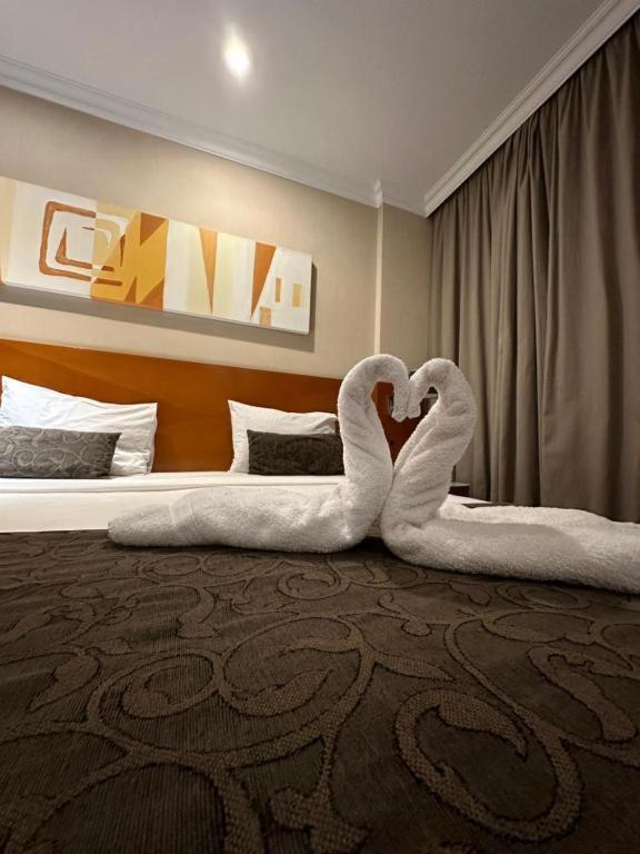 Flat Com Vista Panoramica -15- Na Barra Da Tijuca - Estacionamento Gratuito - Frigobar - Ar Condicionado - Piscina - Academia - Balsa Para Praia Gratis - Varanda - Vista Parcial Mar E Lagoa Рио-де-Жанейро Экстерьер фото