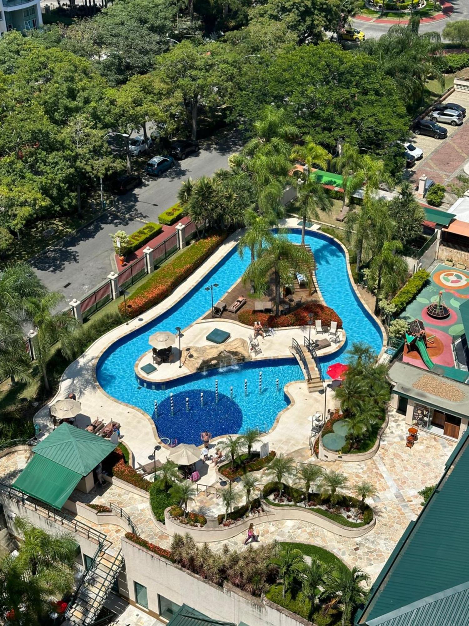 Flat Com Vista Panoramica -15- Na Barra Da Tijuca - Estacionamento Gratuito - Frigobar - Ar Condicionado - Piscina - Academia - Balsa Para Praia Gratis - Varanda - Vista Parcial Mar E Lagoa Рио-де-Жанейро Экстерьер фото