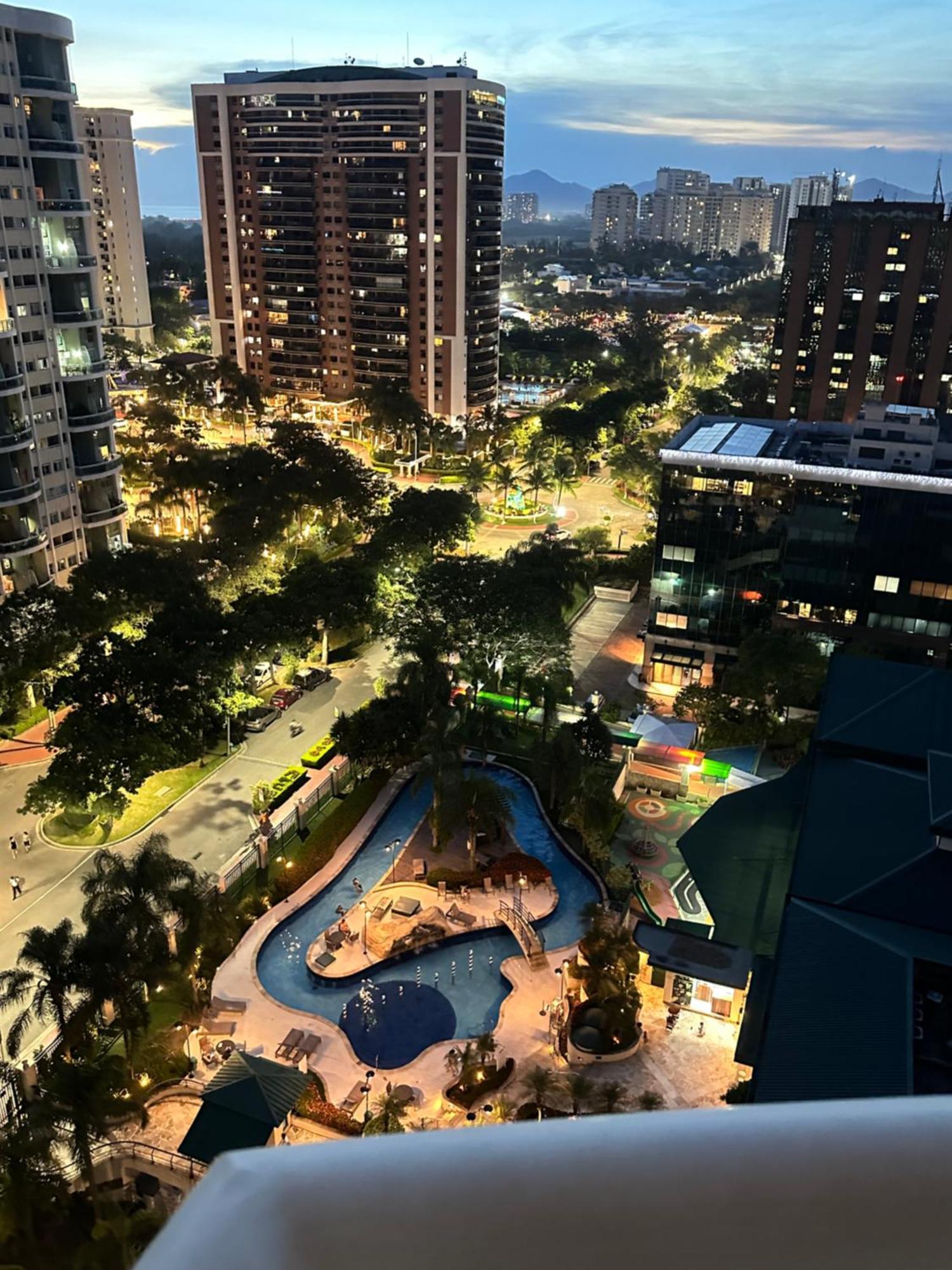 Flat Com Vista Panoramica -15- Na Barra Da Tijuca - Estacionamento Gratuito - Frigobar - Ar Condicionado - Piscina - Academia - Balsa Para Praia Gratis - Varanda - Vista Parcial Mar E Lagoa Рио-де-Жанейро Экстерьер фото