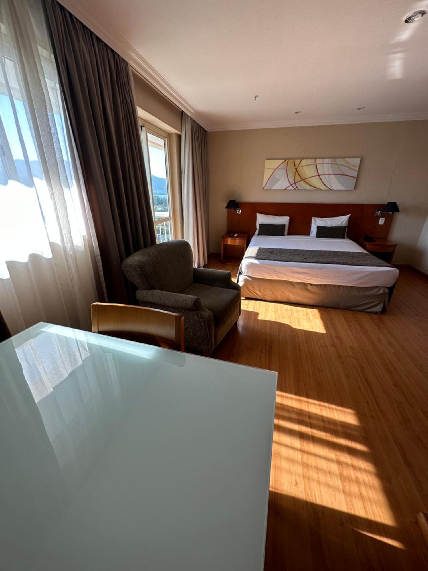 Flat Com Vista Panoramica -15- Na Barra Da Tijuca - Estacionamento Gratuito - Frigobar - Ar Condicionado - Piscina - Academia - Balsa Para Praia Gratis - Varanda - Vista Parcial Mar E Lagoa Рио-де-Жанейро Экстерьер фото