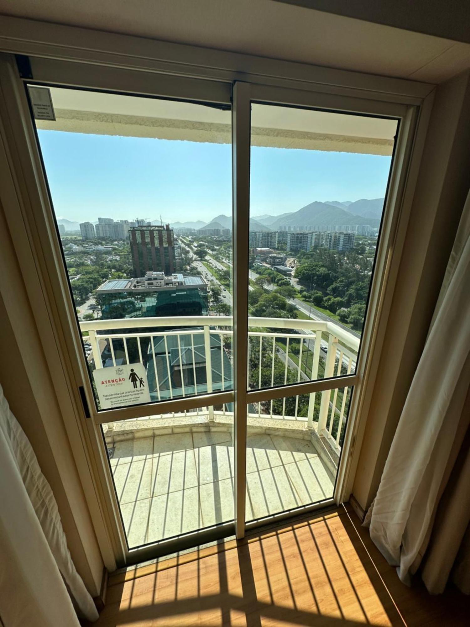 Flat Com Vista Panoramica -15- Na Barra Da Tijuca - Estacionamento Gratuito - Frigobar - Ar Condicionado - Piscina - Academia - Balsa Para Praia Gratis - Varanda - Vista Parcial Mar E Lagoa Рио-де-Жанейро Экстерьер фото