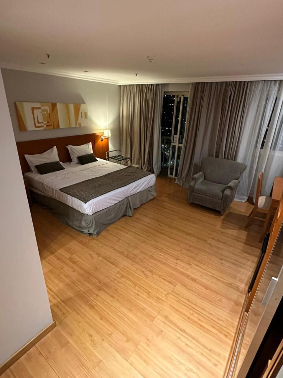 Flat Com Vista Panoramica -15- Na Barra Da Tijuca - Estacionamento Gratuito - Frigobar - Ar Condicionado - Piscina - Academia - Balsa Para Praia Gratis - Varanda - Vista Parcial Mar E Lagoa Рио-де-Жанейро Экстерьер фото